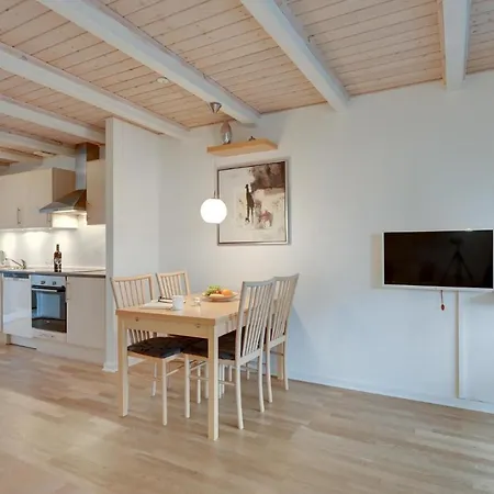 Semesterbostad Hus R Henne Strand